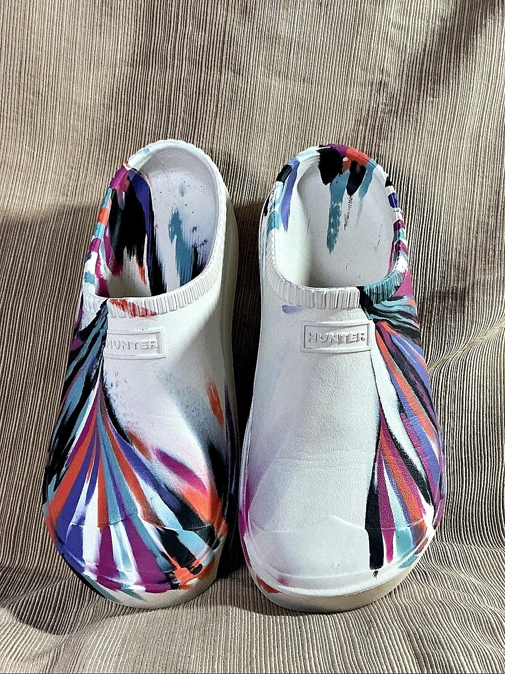 Crocs Abstract Print Clogs in White & Purple Like New